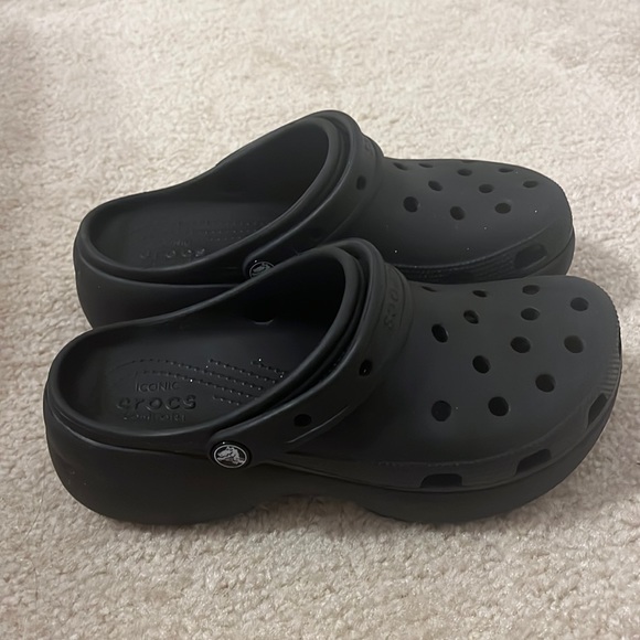 CROCS | Shoes | Gently Used 2 Month Old Black Platform Crocs Size 9 Womens  | Poshmark